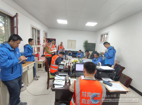应急监测队结合兴隆河实际情况迅速制定应急监测方案